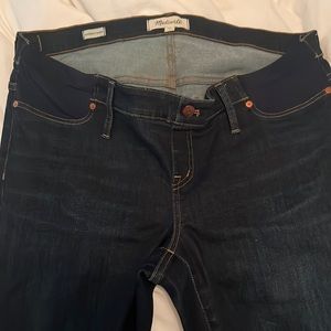 Madewell dark rinse maternity jeans Size 33 with stretch